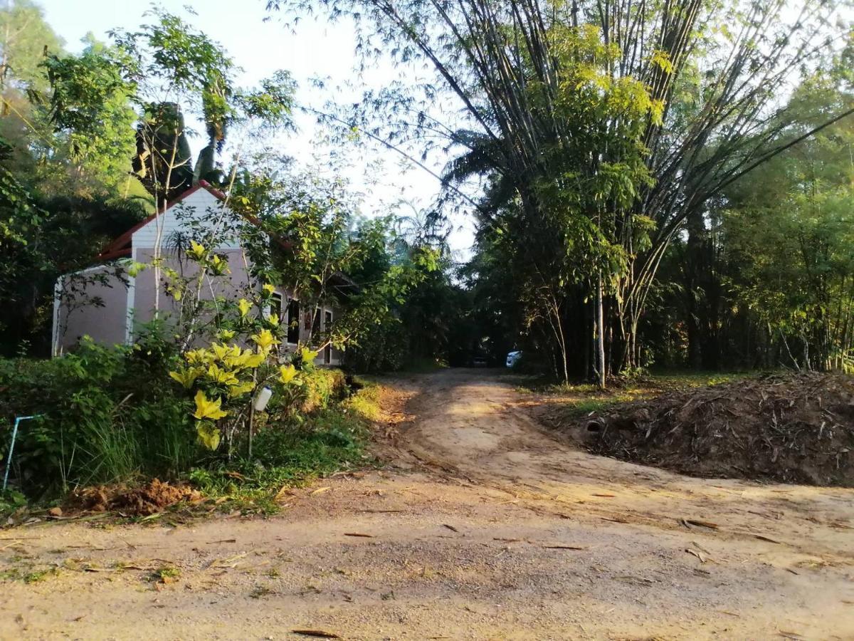 苏安班邦住宿加早餐旅馆 Plai Phraya 外观 照片